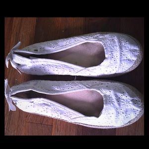 Girls Uggs slip on sz 2